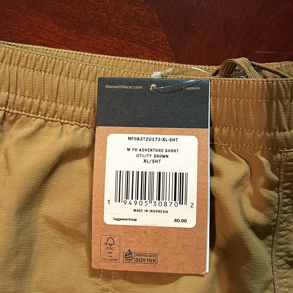 NWT North Face Shorts. - Picture 4 of 5